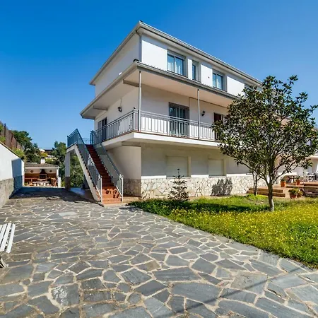 Vivalidays Casa Genis Villa